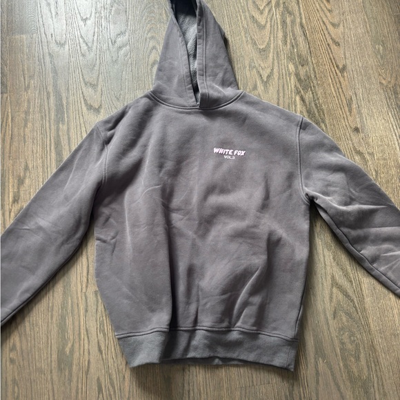 White Fox sweatshirt - Picture 2 of 4
